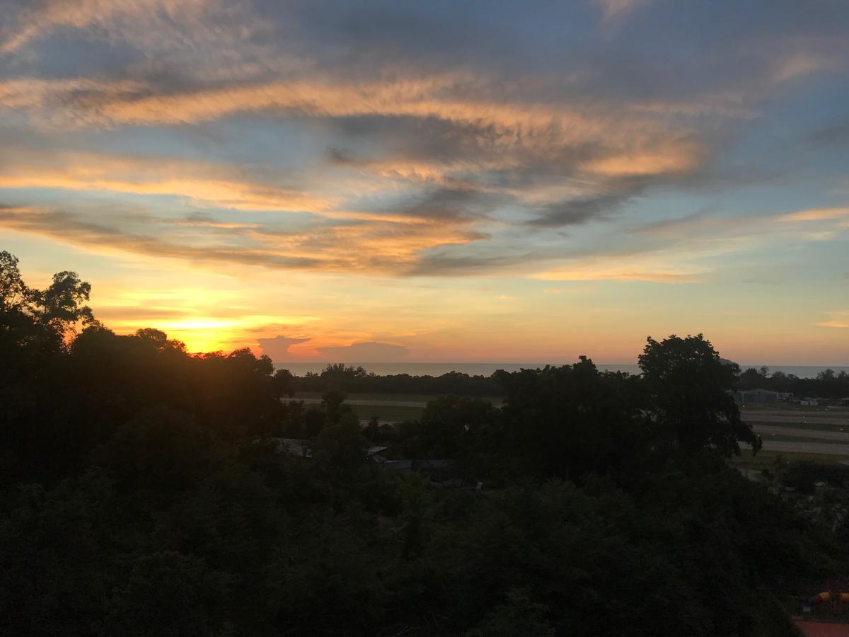 Sunset Seaview Vacation Condos @ Crystal Condo Kota Kinabalu Bagian luar foto